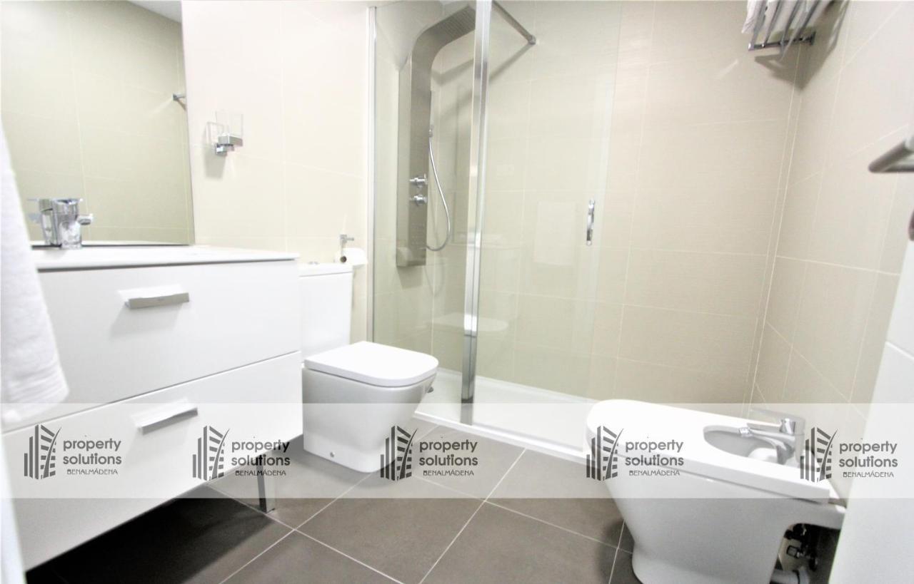 Apartamento Playa Los Álamos - Segunda línea de playa - Piscina - Playa a 300 metros - PARKING GRATIS - EXCELENTE CONEXIÓN WIFI Torremolinos Exterior foto